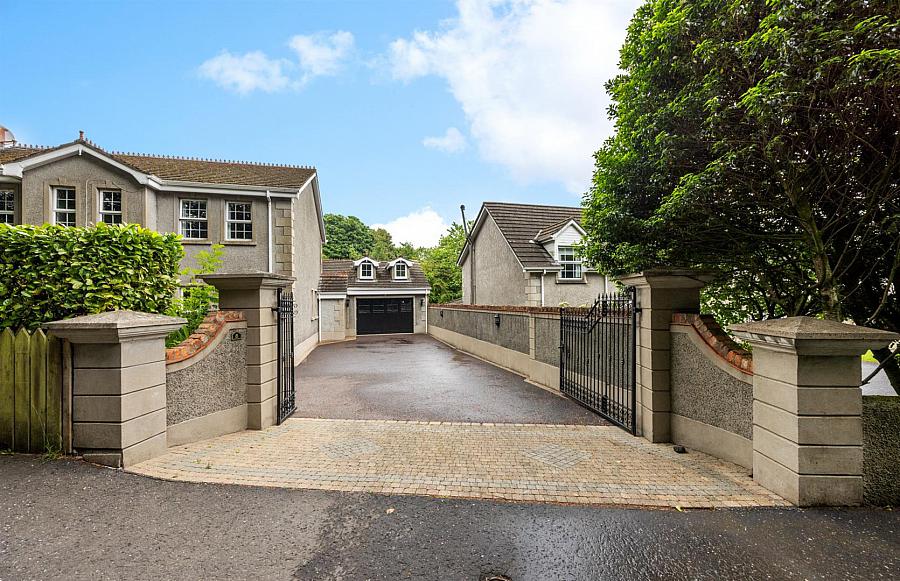 5 Cogry Manor