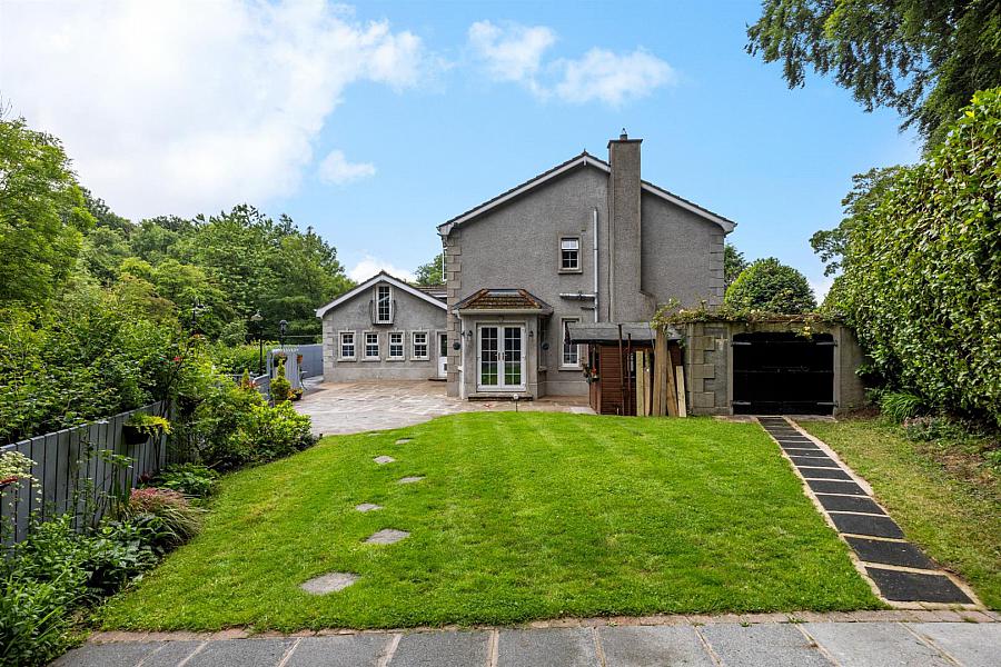 5 Cogry Manor