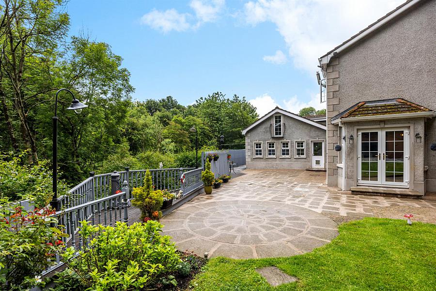 5 Cogry Manor