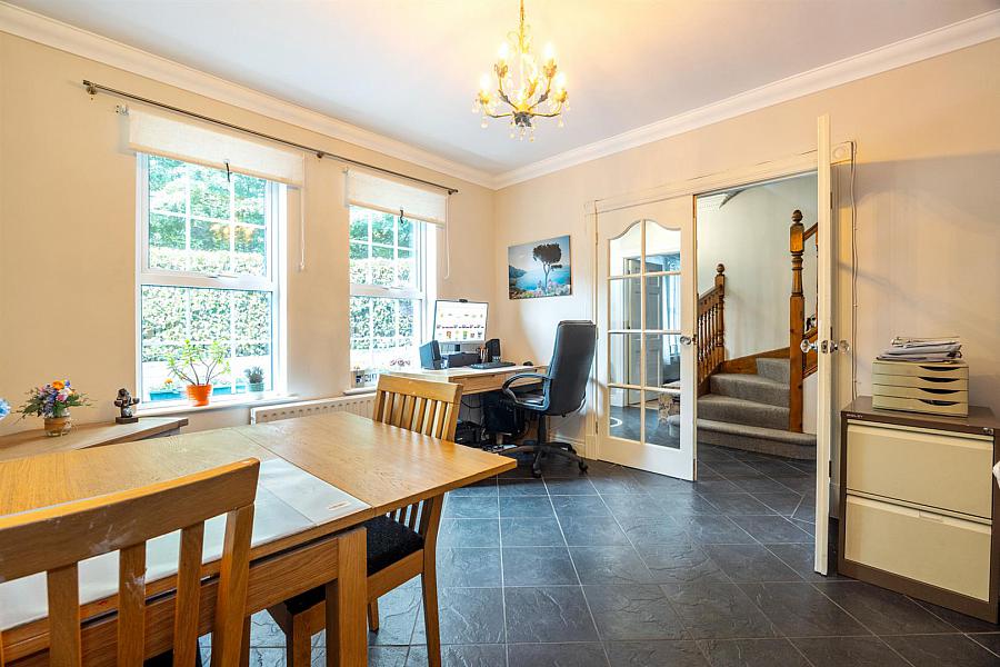 5 Cogry Manor