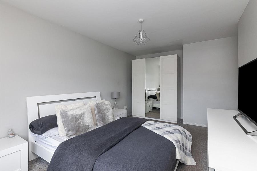 3 Glanroy Crescent