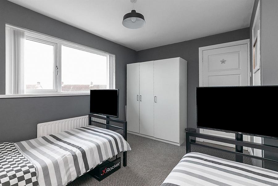 3 Glanroy Crescent