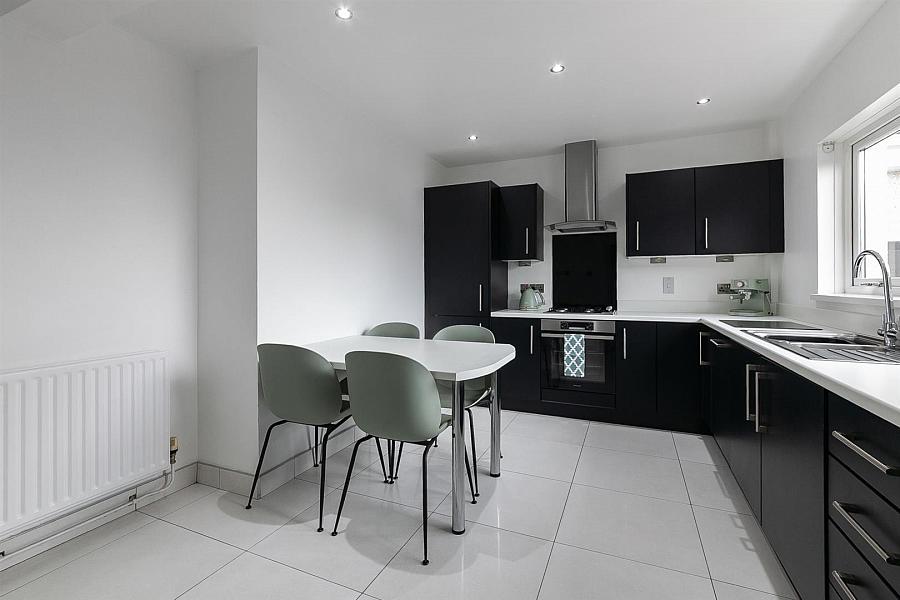 3 Glanroy Crescent