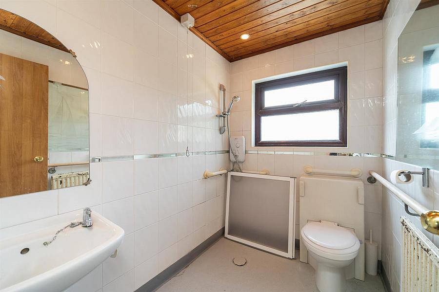17 Sharonmore Park