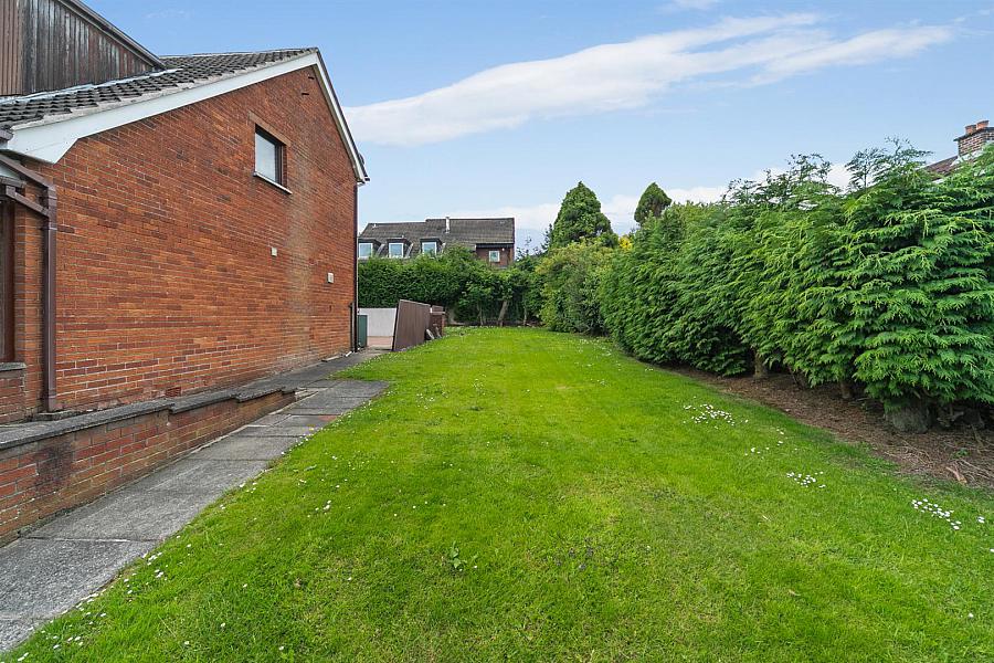 17 Sharonmore Park