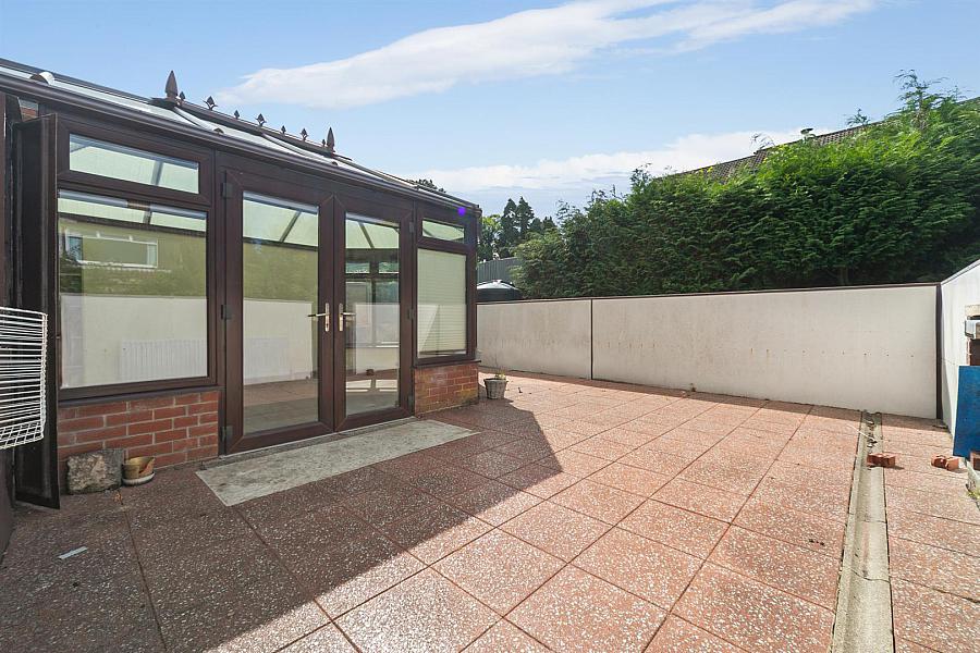 17 Sharonmore Park