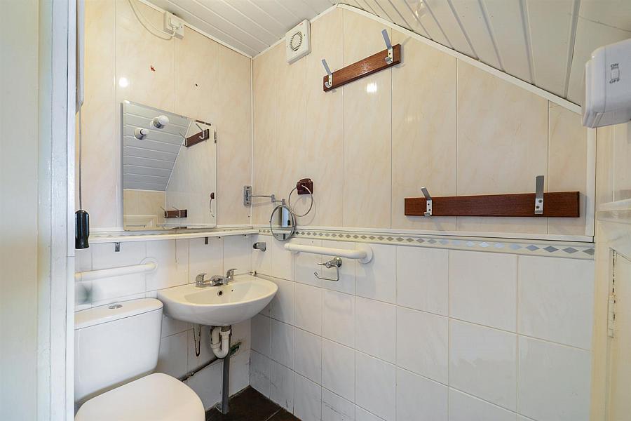 17 Sharonmore Park