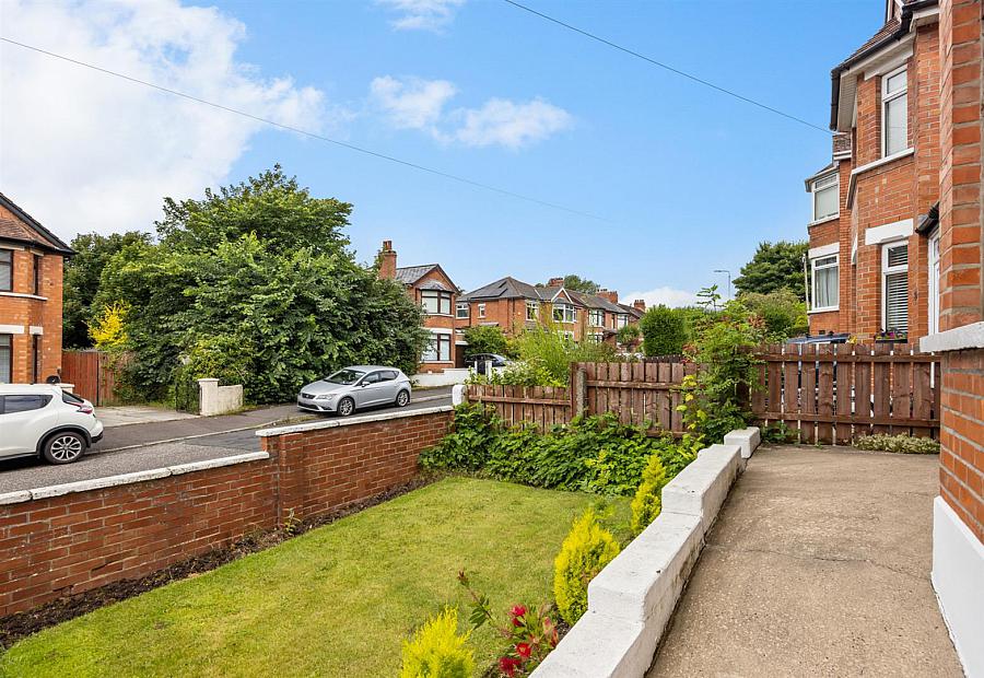 11 Abbeydale Gardens