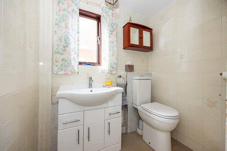 11 Abbeydale Gardens