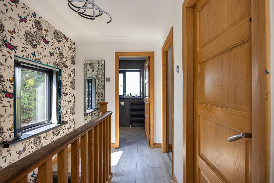 5 Burnthill Gardens