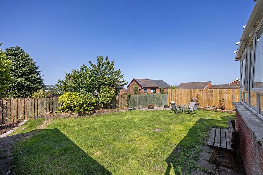 5 Burnthill Gardens