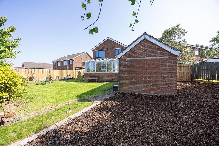 5 Burnthill Gardens