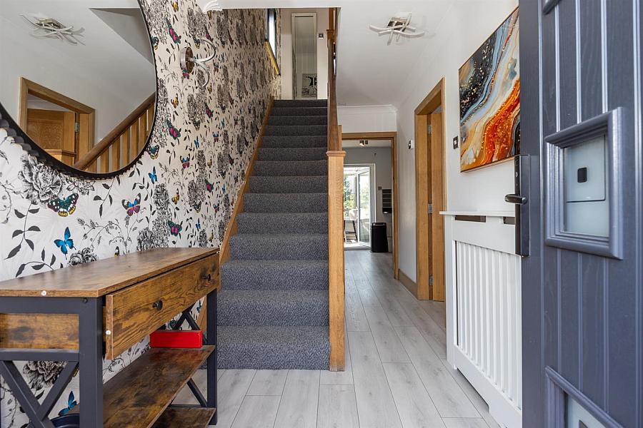 5 Burnthill Gardens
