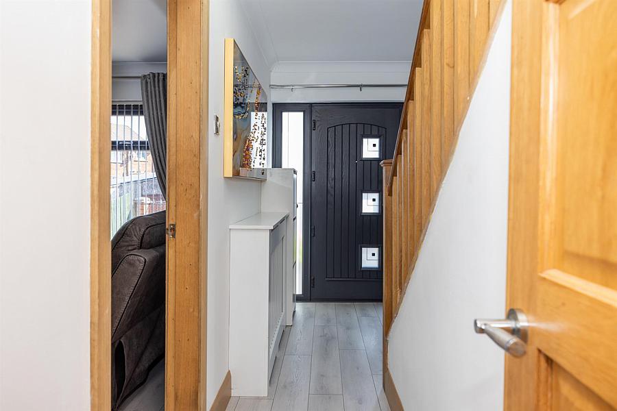 5 Burnthill Gardens