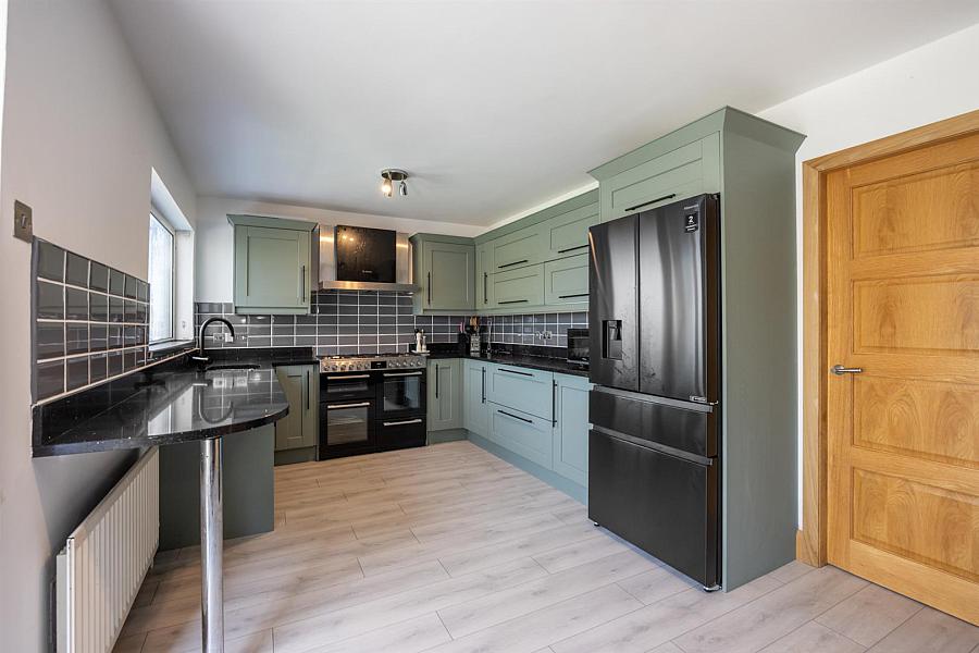 5 Burnthill Gardens