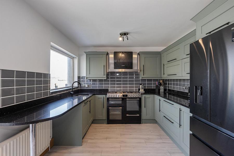 5 Burnthill Gardens