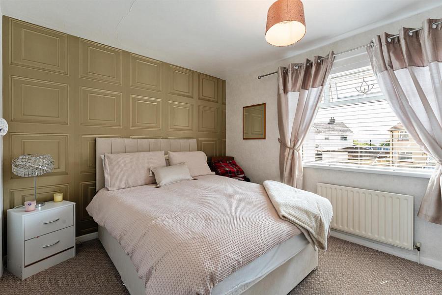 16 Ardfarn Close