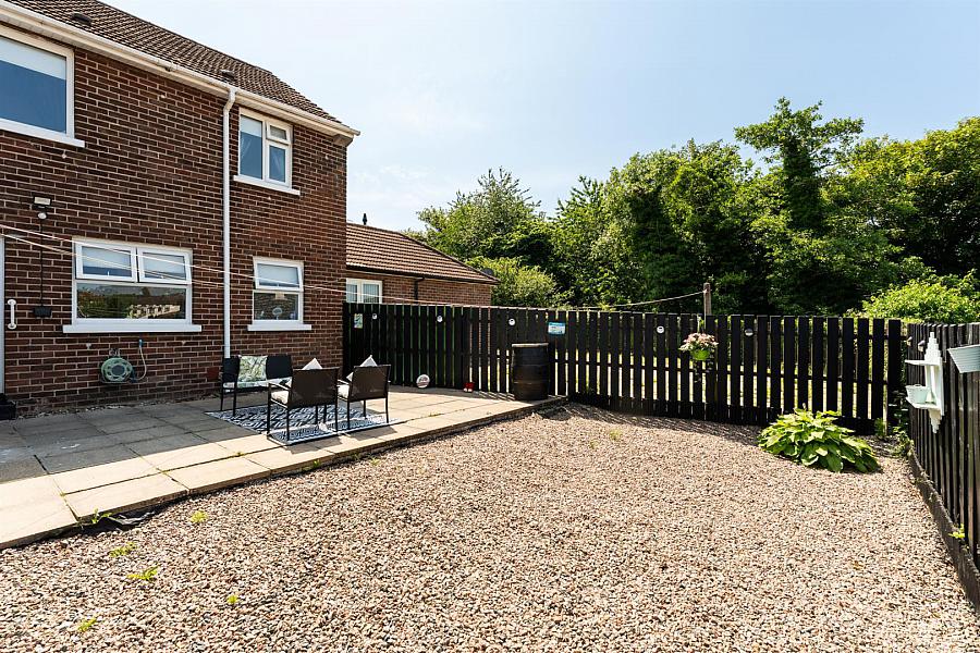 16 Ardfarn Close