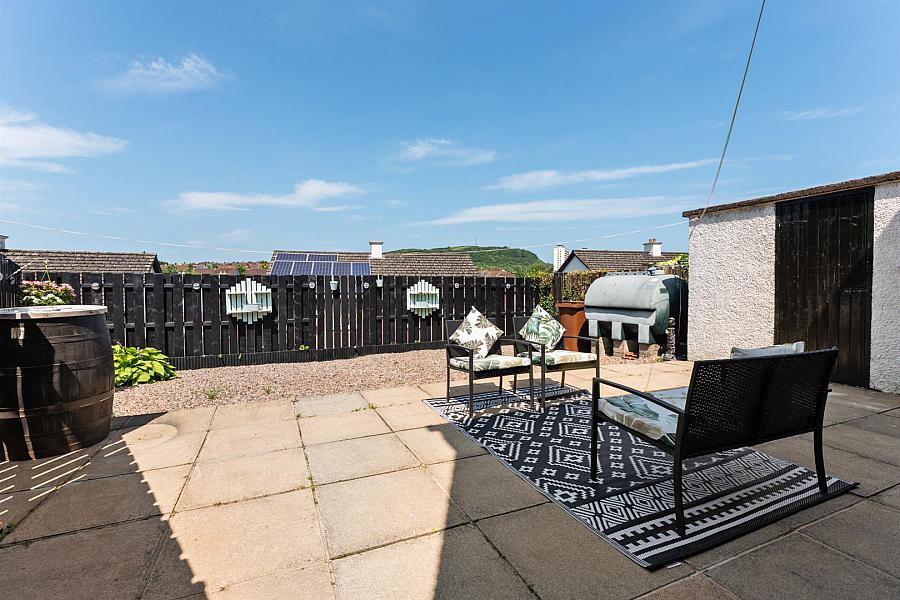 16 Ardfarn Close