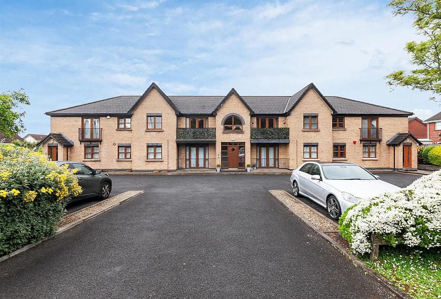 3 Hampton Mews