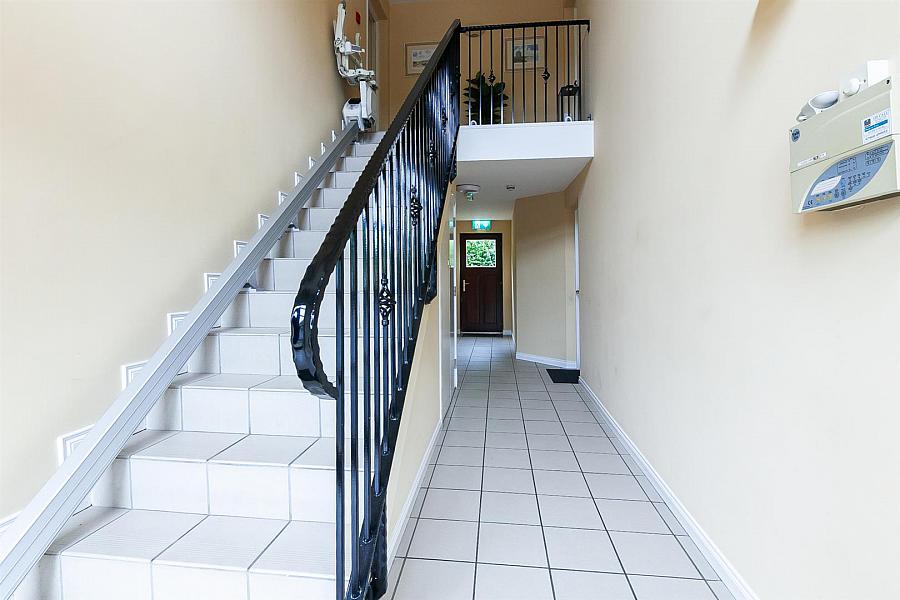 3 Hampton Mews
