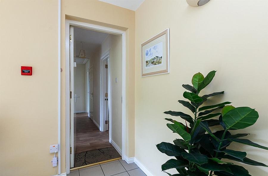 3 Hampton Mews