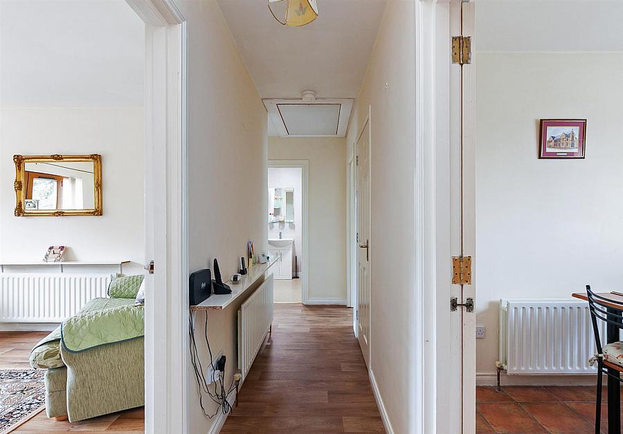 3 Hampton Mews