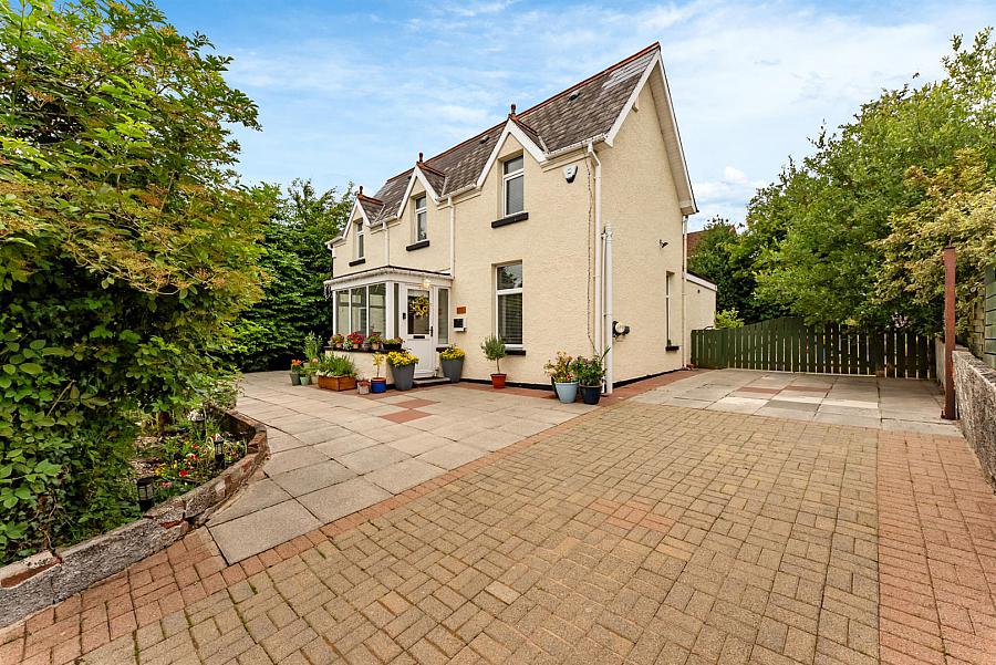 9 Inniscoole Park