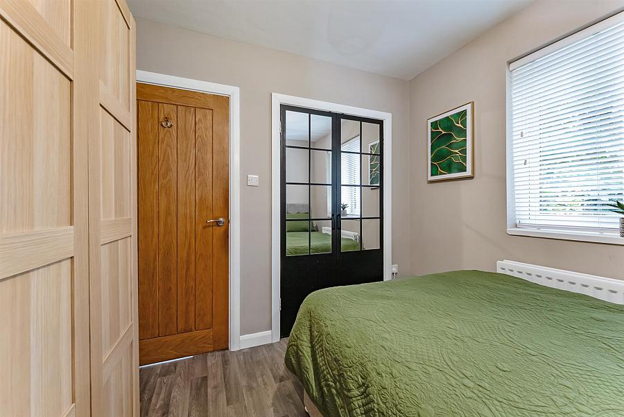 9 Inniscoole Park
