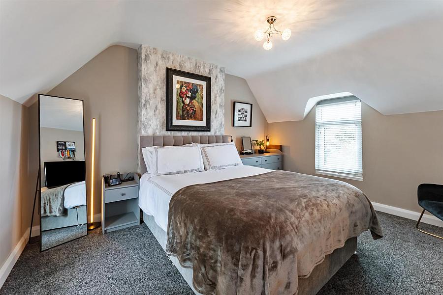9 Inniscoole Park