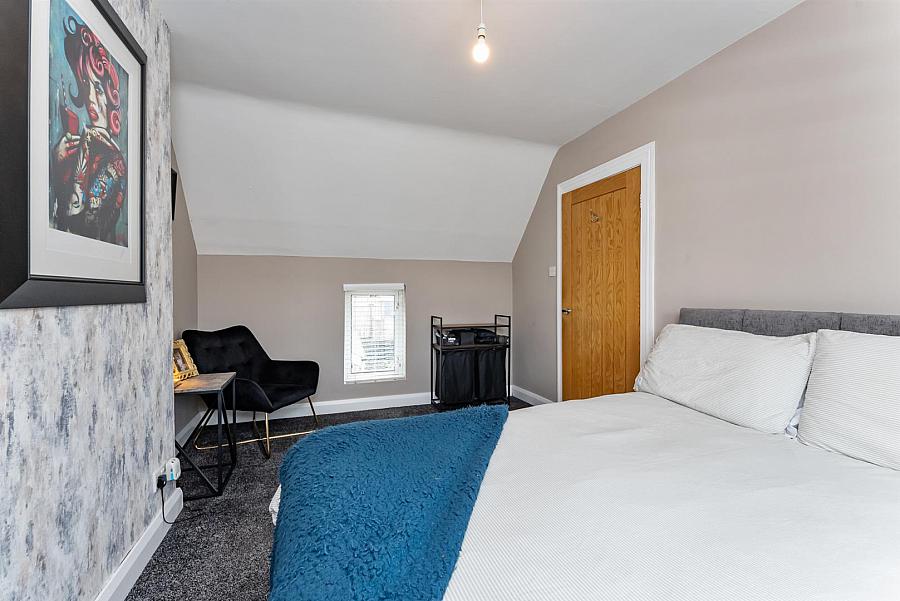 9 Inniscoole Park