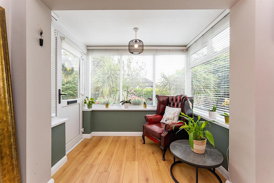 9 Inniscoole Park