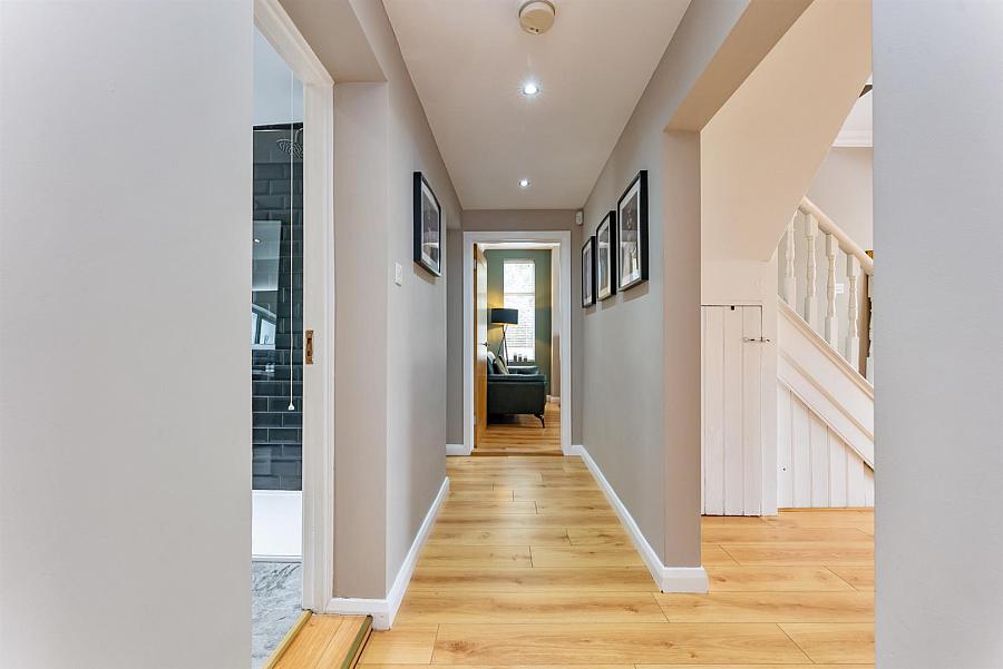 9 Inniscoole Park