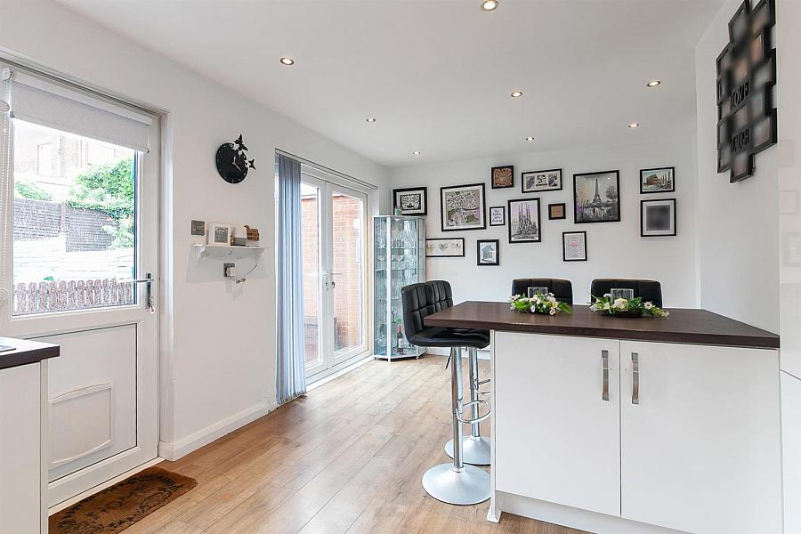 2 Fairhill Drive