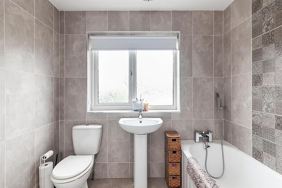 2 Fairhill Drive