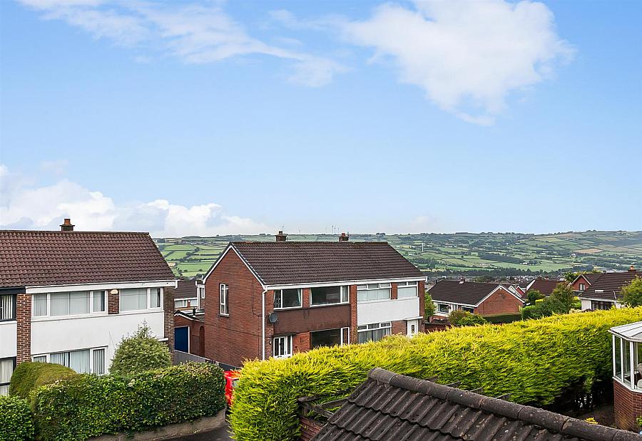 2 Fairhill Drive