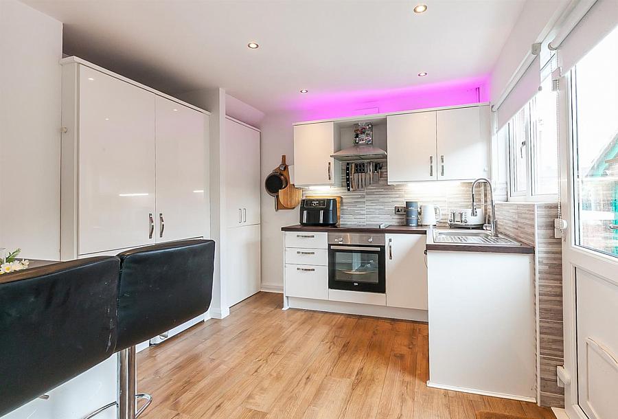 2 Fairhill Drive