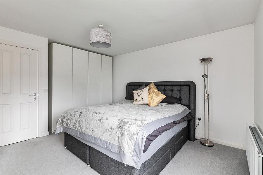 2A Lylehill Road East