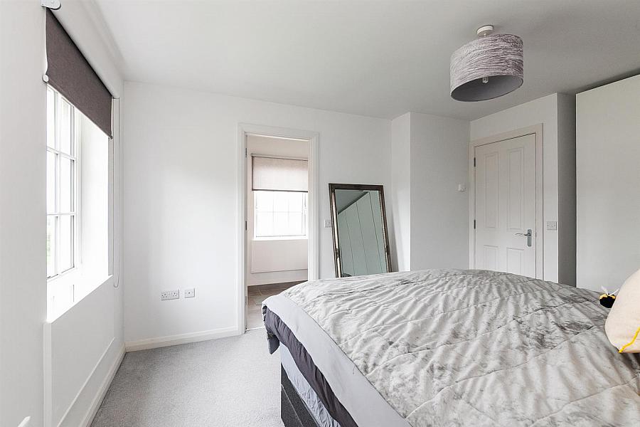 2A Lylehill Road East