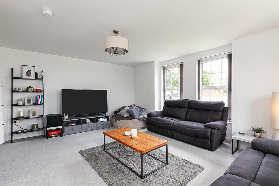 2A Lylehill Road East