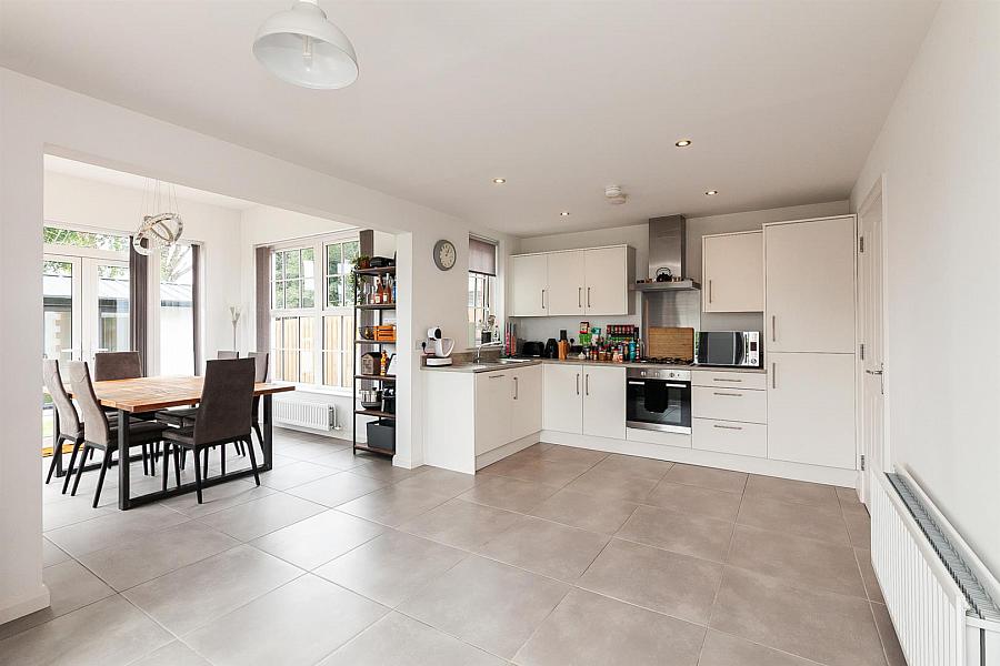 2A Lylehill Road East
