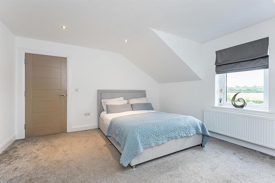 24d Crumlin Road