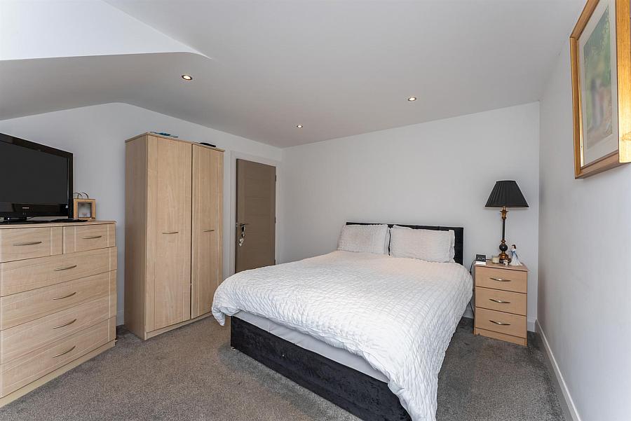24d Crumlin Road
