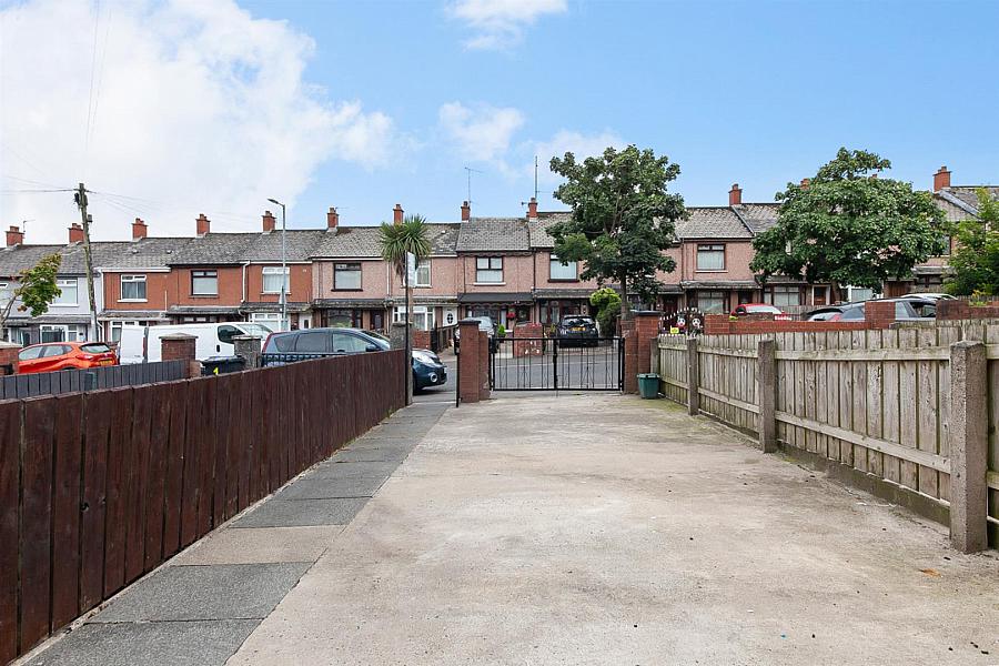 120 Brompton Park