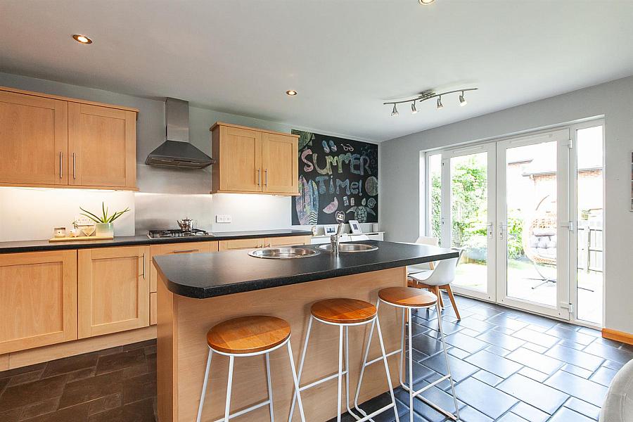 2 Fernridge Avenue