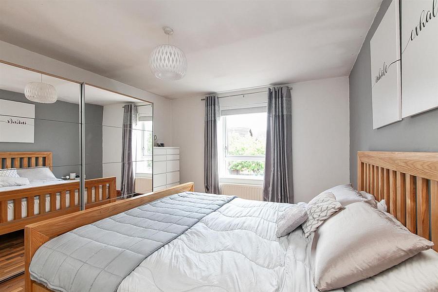 2 Fernridge Avenue