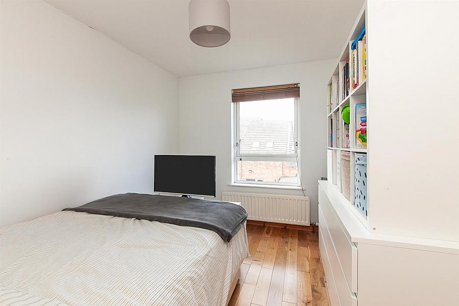 2 Fernridge Avenue