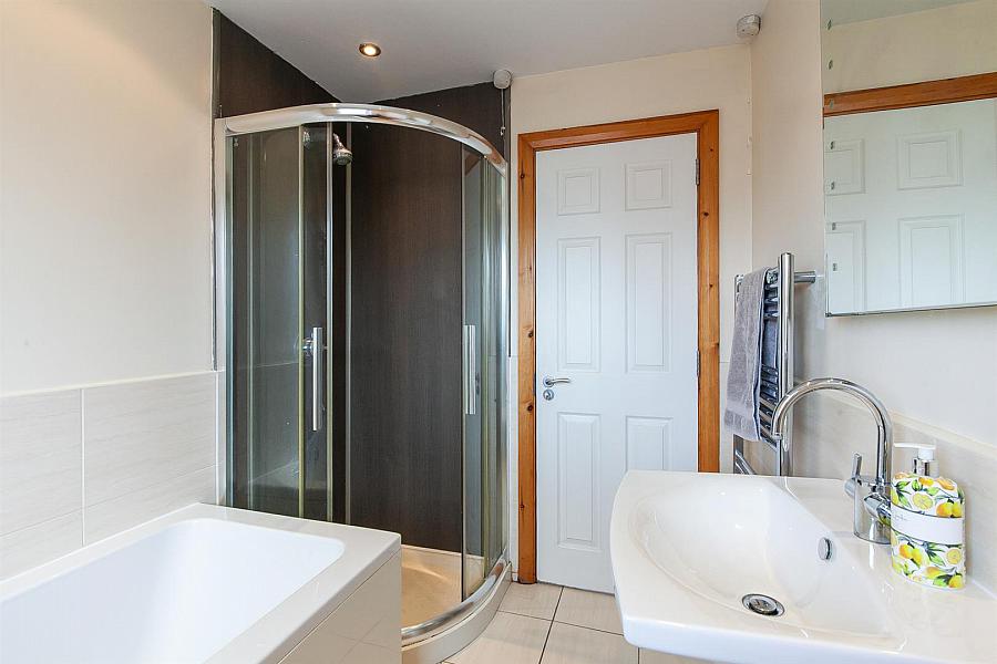2 Fernridge Avenue