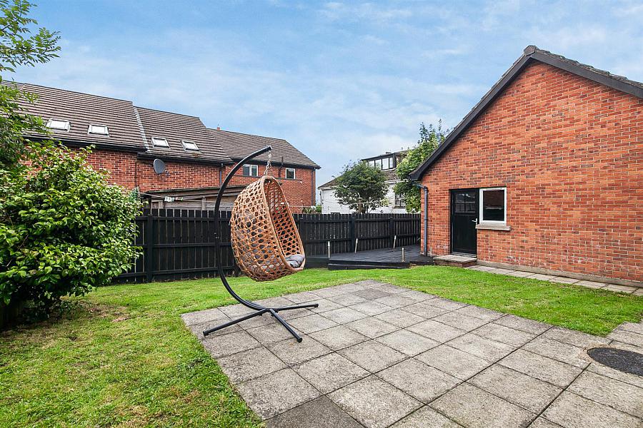 2 Fernridge Avenue