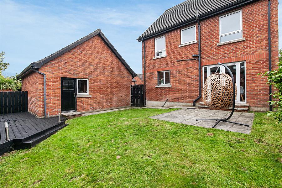 2 Fernridge Avenue